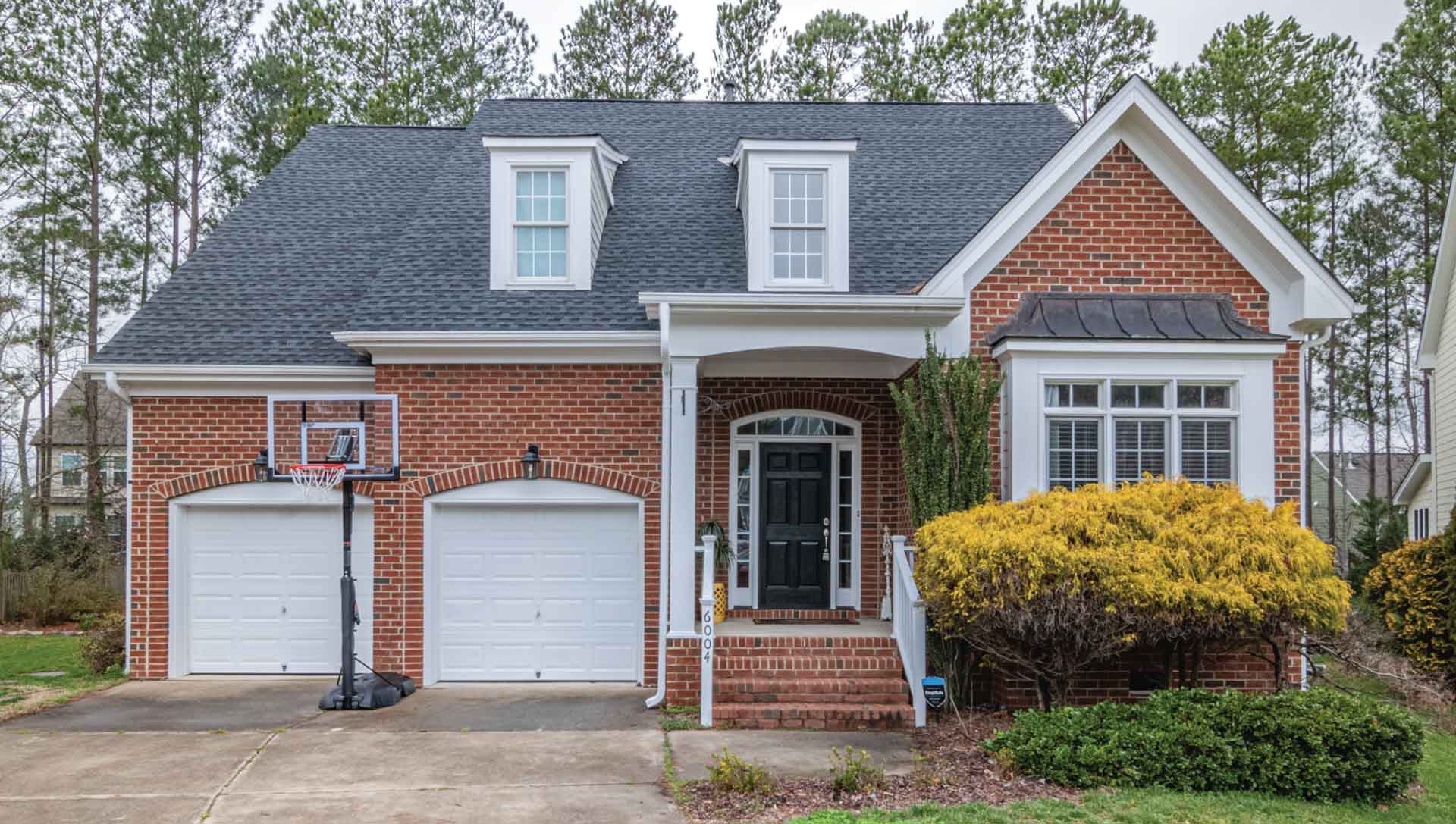 Garage Door Mainenance in Lethbridge, Alberta Superior Overhead Services